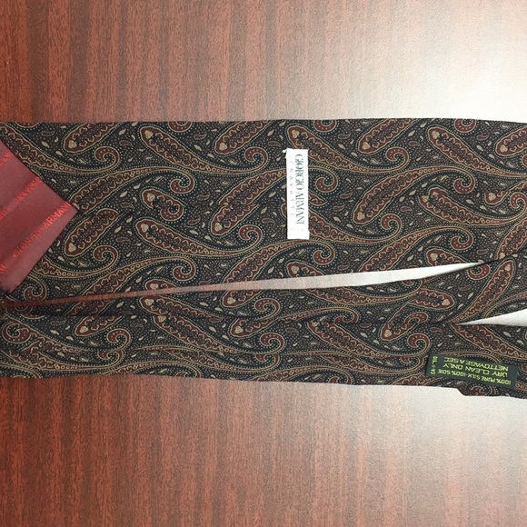 Giorgio Armani silk neck tie. - Picture 2 of 4